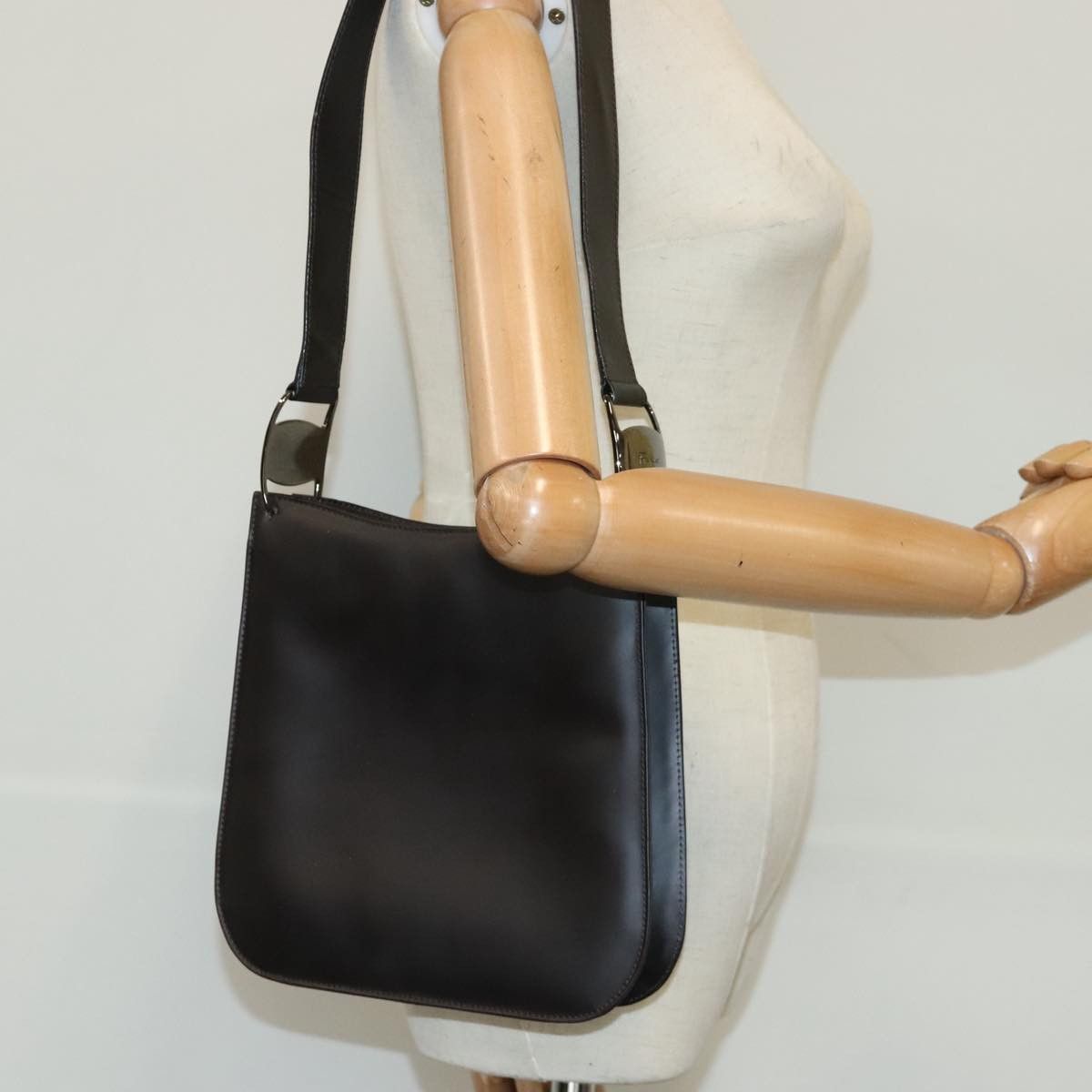 Salvatore Ferragamo Black Leather Shoulder Bag (Pre-Owned) Size ONE SIZE - 14 Thumbnail