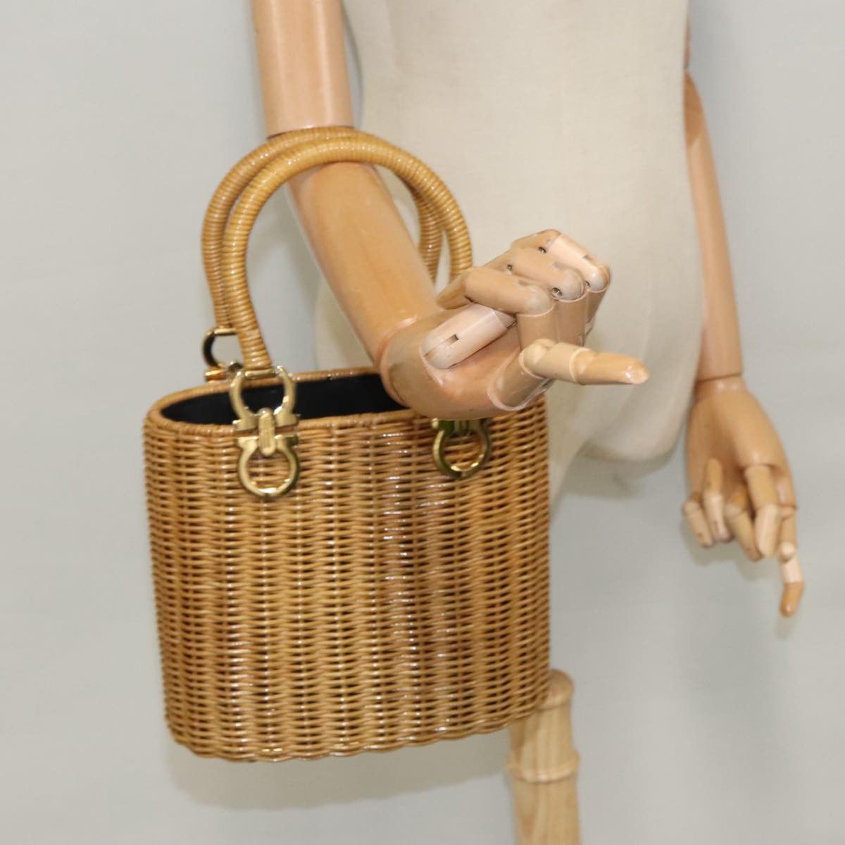 Salvatore Ferragamo Gancini Beige Synthetic Handbag (Pre-Owned) Size ONE SIZE - 15 Thumbnail