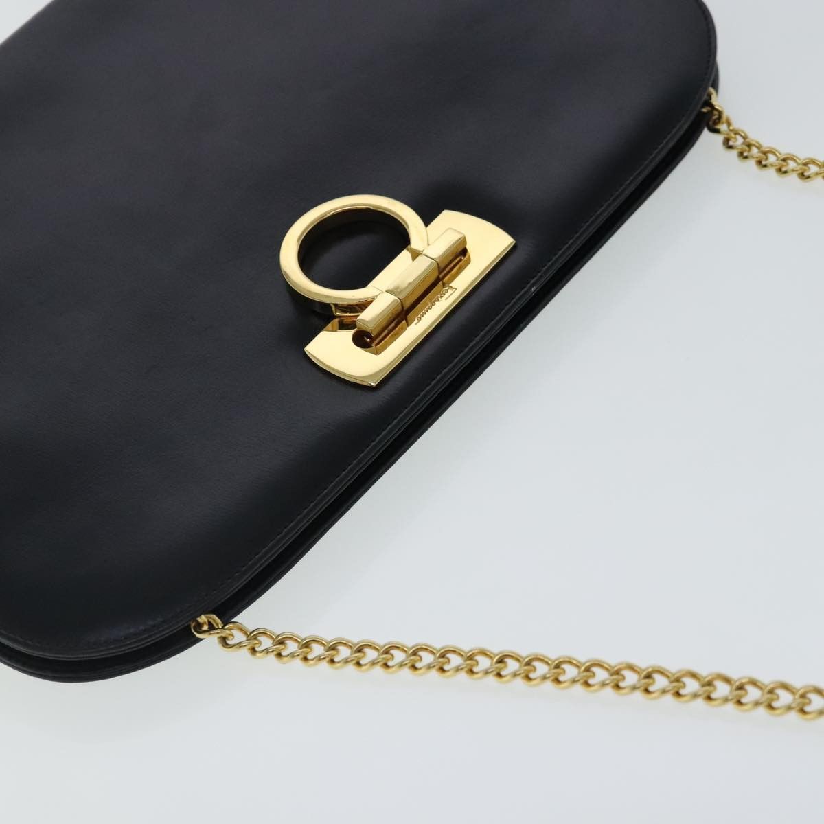 Salvatore Ferragamo Gancini Black Leather Shoulder Bag (Pre-Owned) Size ONE SIZE - 16 Thumbnail