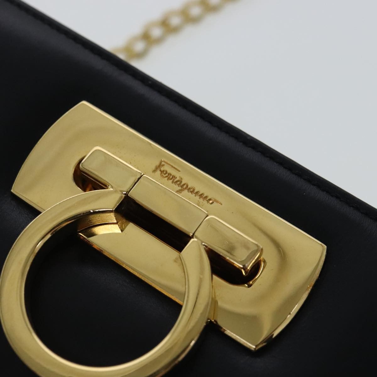 Salvatore Ferragamo Gancini Black Leather Shoulder Bag (Pre-Owned) Size ONE SIZE - 12 Thumbnail