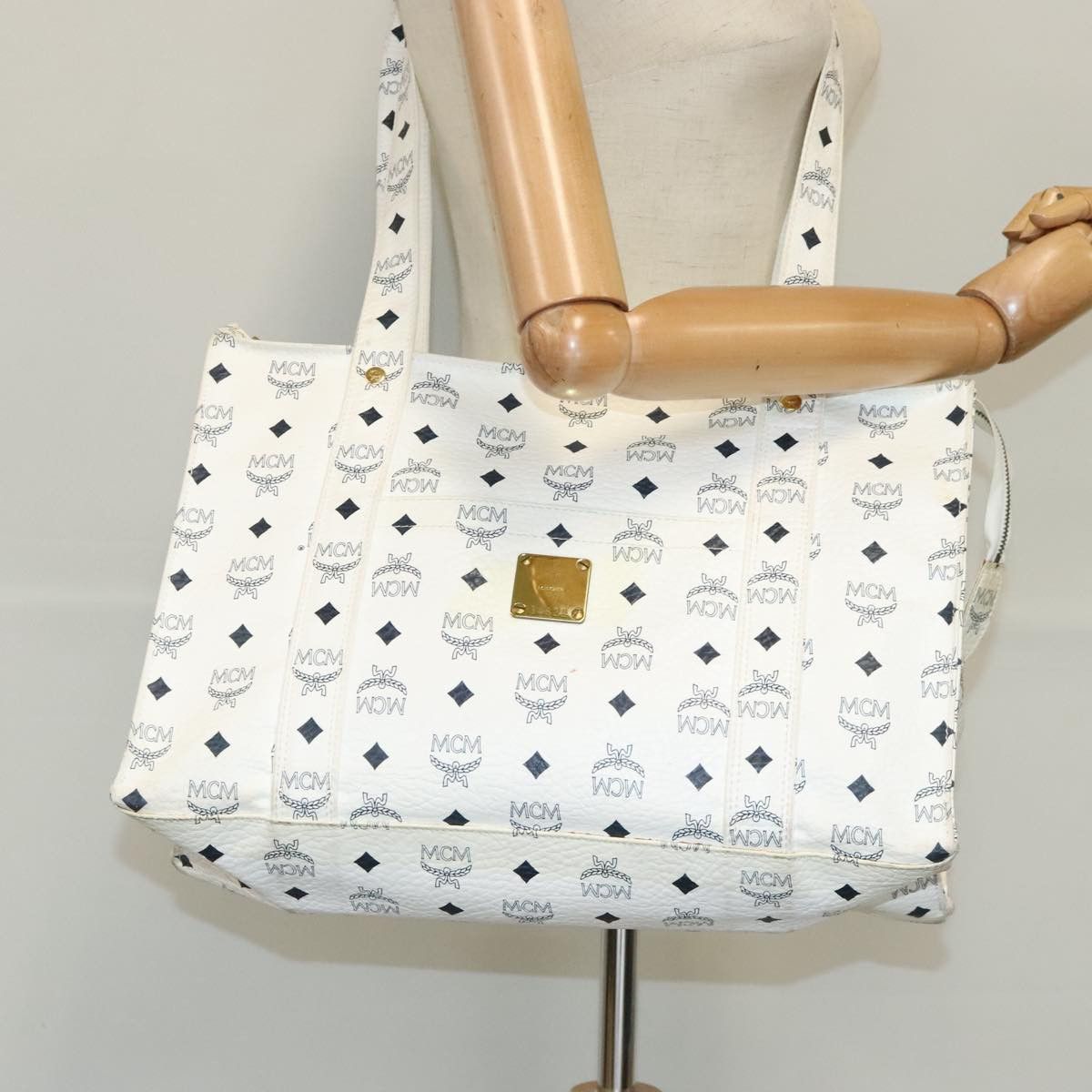 MCM Visetos White Canvas Tote Bag (Pre-Owned) Size ONE SIZE - 15 Thumbnail