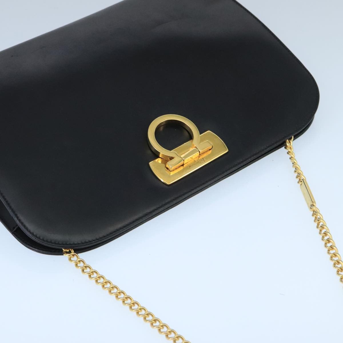 Salvatore Ferragamo Gancini Black Leather Shoulder Bag (Pre-Owned) Size ONE SIZE - 6 Thumbnail
