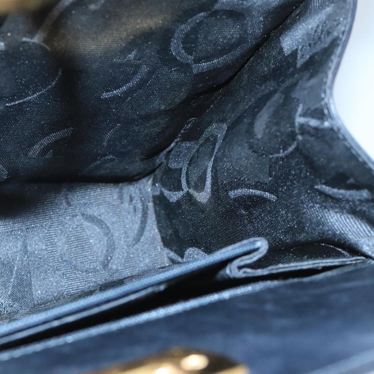 Salvatore Ferragamo Gancini Black Leather Shoulder Bag (Pre-Owned) Size ONE SIZE - 17 Thumbnail