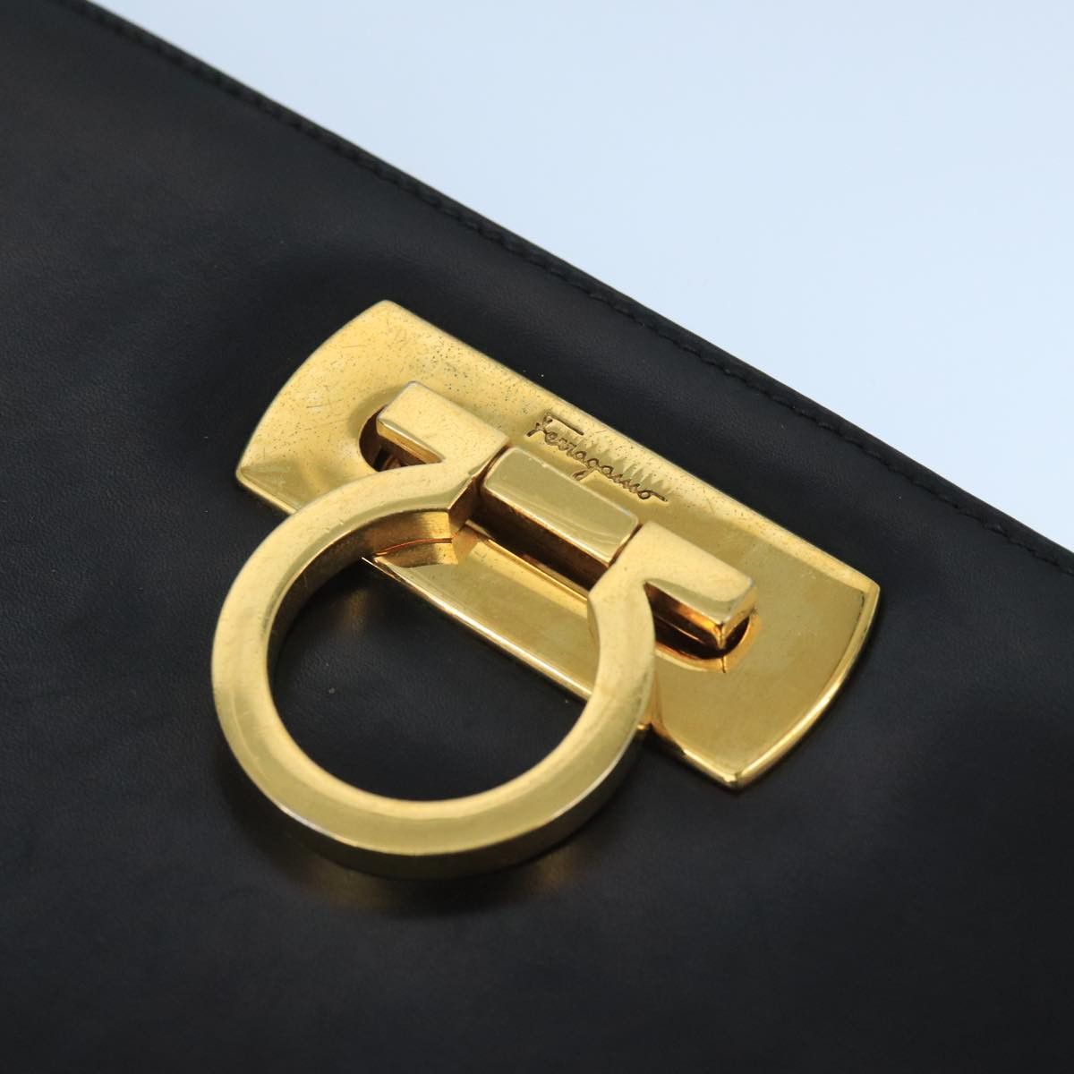 Salvatore Ferragamo Gancini Black Leather Shoulder Bag (Pre-Owned) Size ONE SIZE - 14 Thumbnail