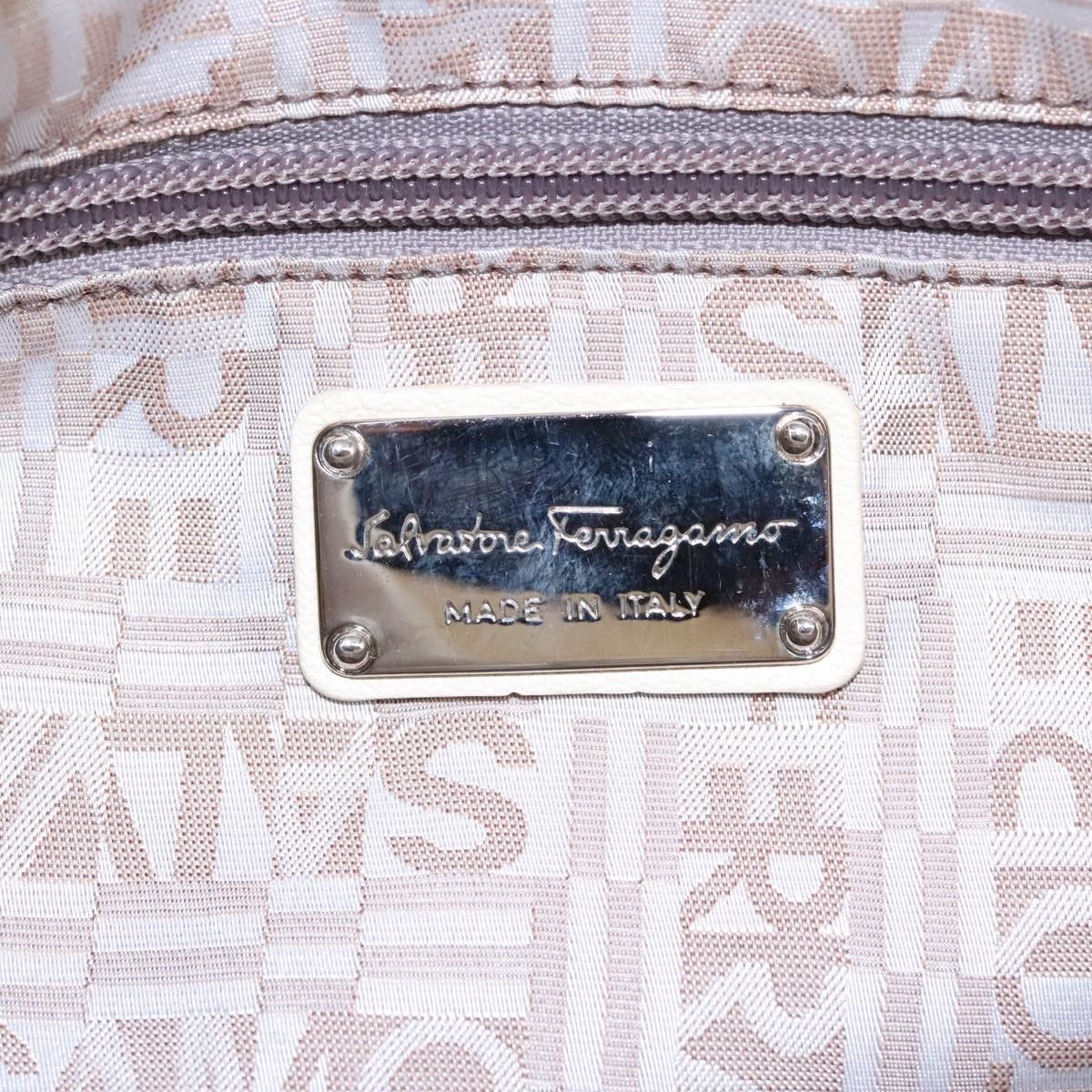 Salvatore Ferragamo Gancini White Leather Handbag (Pre-Owned) Size ONE SIZE - 17 Thumbnail
