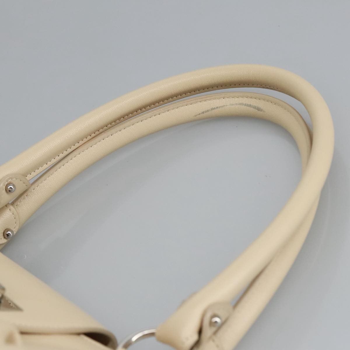 Salvatore Ferragamo Gancini White Leather Handbag (Pre-Owned) Size ONE SIZE - 9 Thumbnail