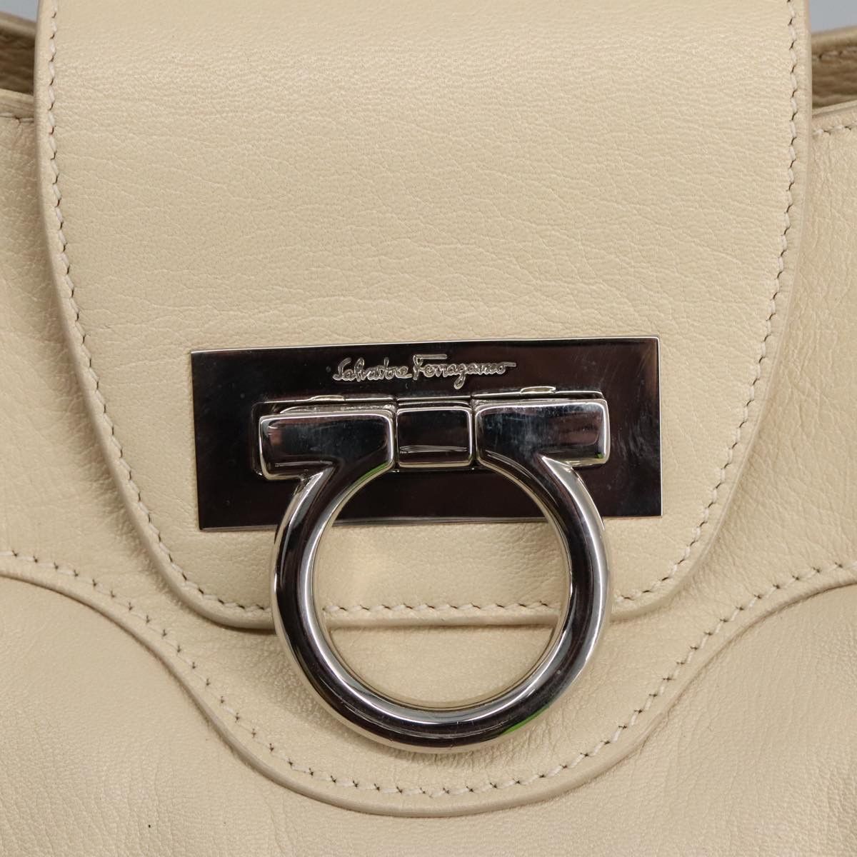 Salvatore Ferragamo Gancini White Leather Handbag (Pre-Owned) Size ONE SIZE - 15 Thumbnail