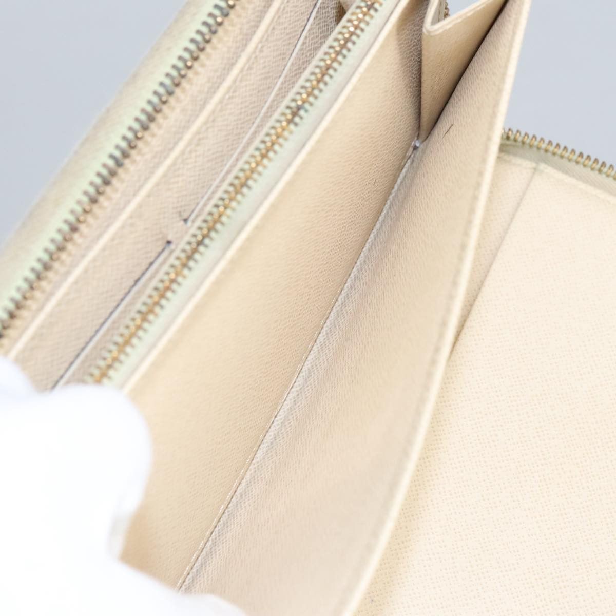 Louis Vuitton Zippy Wallet White Canvas Wallet (Pre-Owned) Size ONE SIZE - 20 Thumbnail