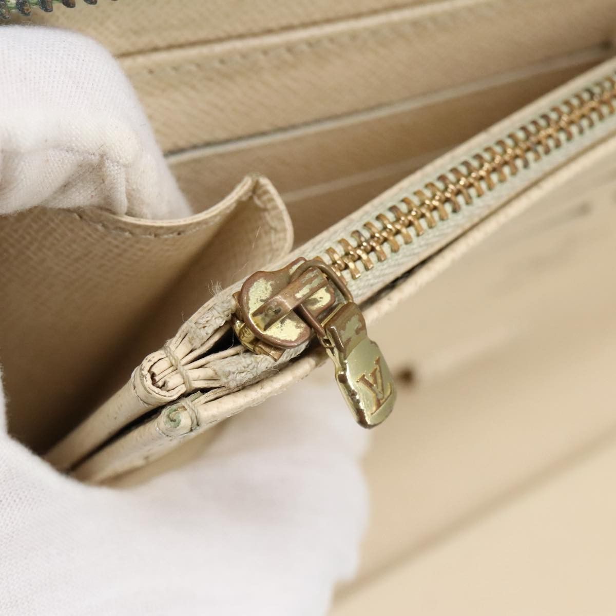 Louis Vuitton Zippy Wallet White Canvas Wallet (Pre-Owned) Size ONE SIZE - 11 Thumbnail