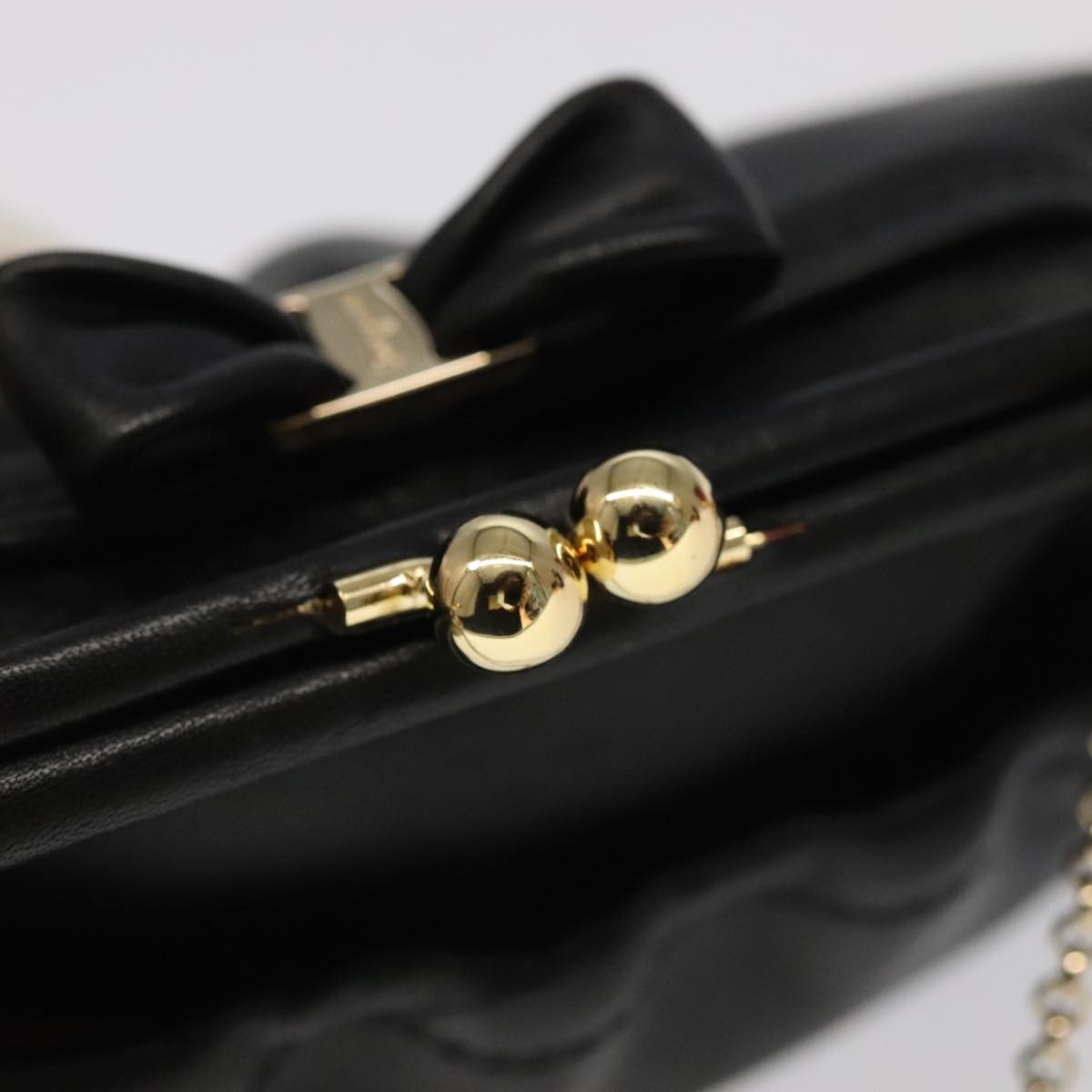 Salvatore Ferragamo Vara Black Leather Shoulder Bag (Pre-Owned) Size ONE SIZE - 12 Thumbnail