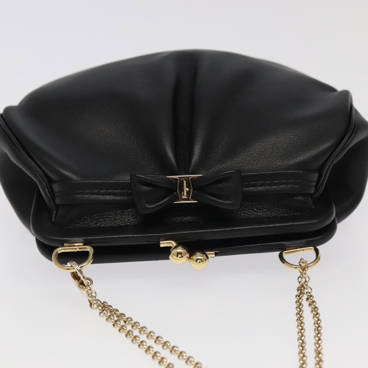 Salvatore Ferragamo Vara Black Leather Shoulder Bag (Pre-Owned) Size ONE SIZE - 17 Thumbnail