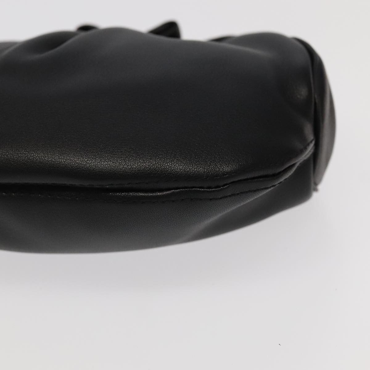 Salvatore Ferragamo Vara Black Leather Shoulder Bag (Pre-Owned) Size ONE SIZE - 10 Thumbnail