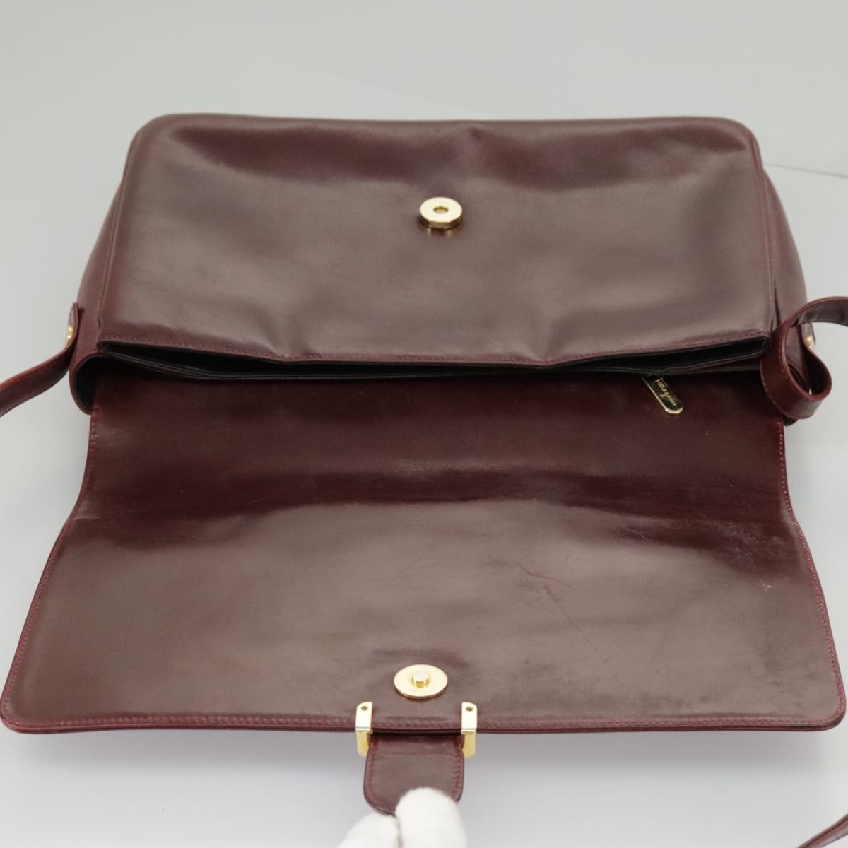 Salvatore Ferragamo Burgundy Leather Shoulder Bag (Pre-Owned) Size ONE SIZE - 18 Thumbnail