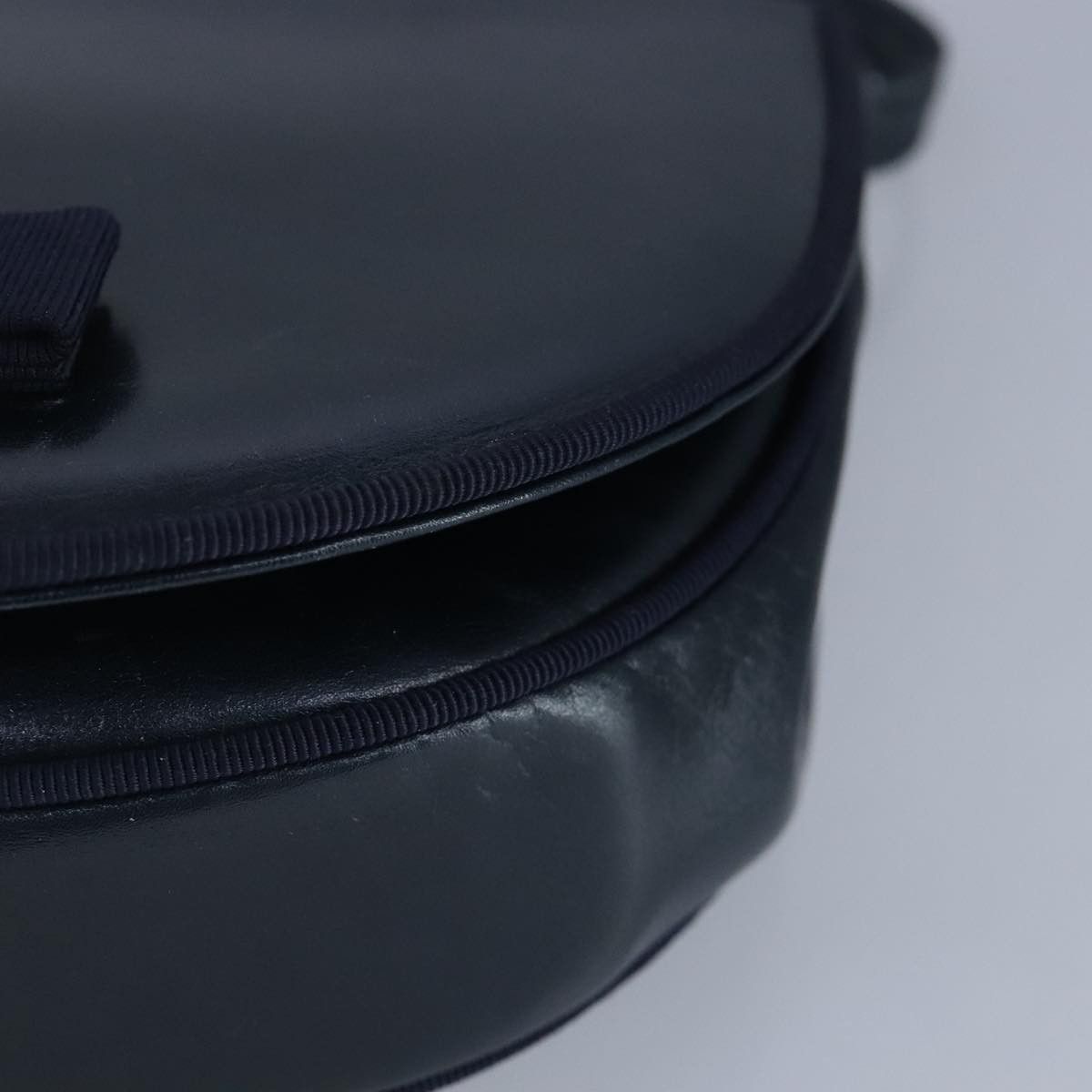 Salvatore Ferragamo Vara Navy Leather Shoulder Bag (Pre-Owned) Size ONE SIZE - 10 Thumbnail