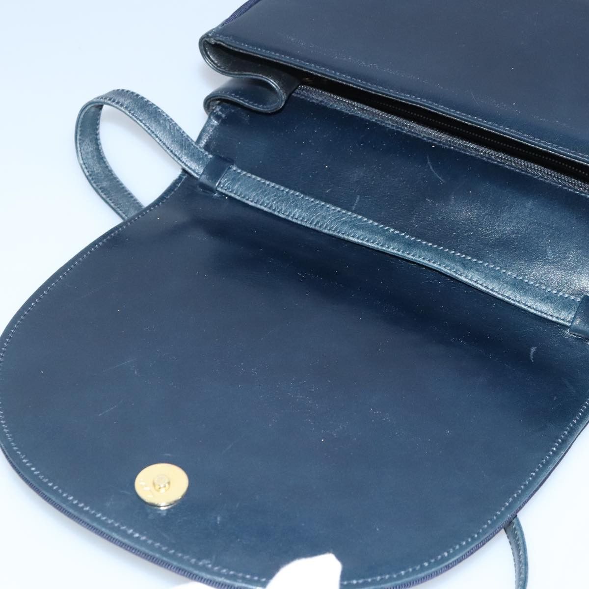 Salvatore Ferragamo Vara Navy Leather Shoulder Bag (Pre-Owned) Size ONE SIZE - 18 Thumbnail