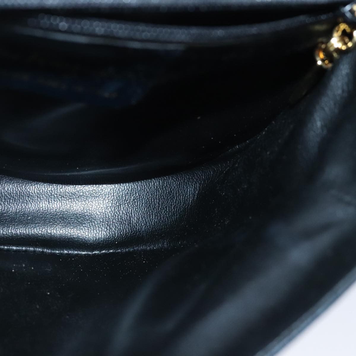 Salvatore Ferragamo Vara Navy Leather Shoulder Bag (Pre-Owned) Size ONE SIZE - 19 Thumbnail