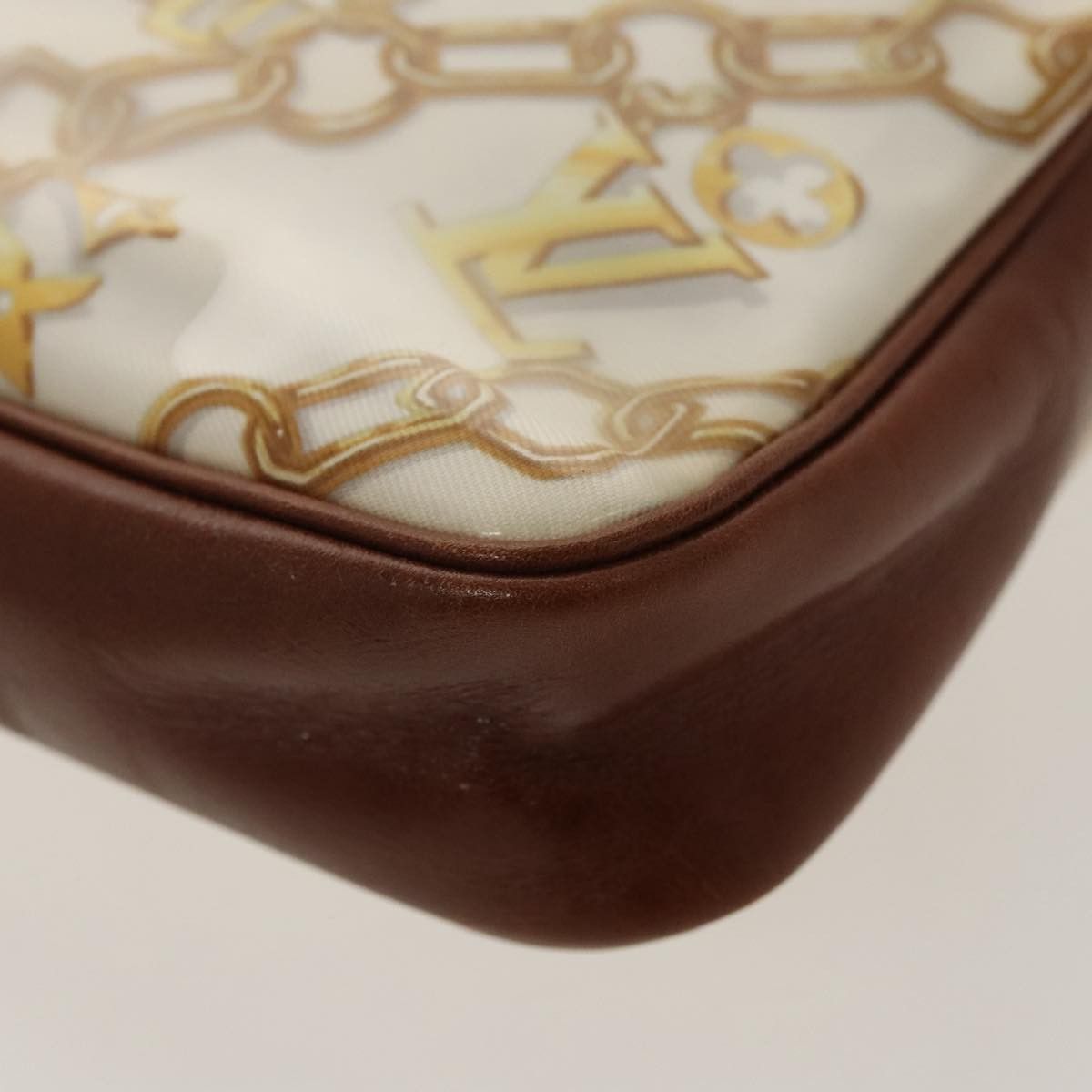 Louis Vuitton Pochette Accessoire White Vinyl Clutch Bag (Pre-Owned) Size ONE SIZE - 8 Thumbnail