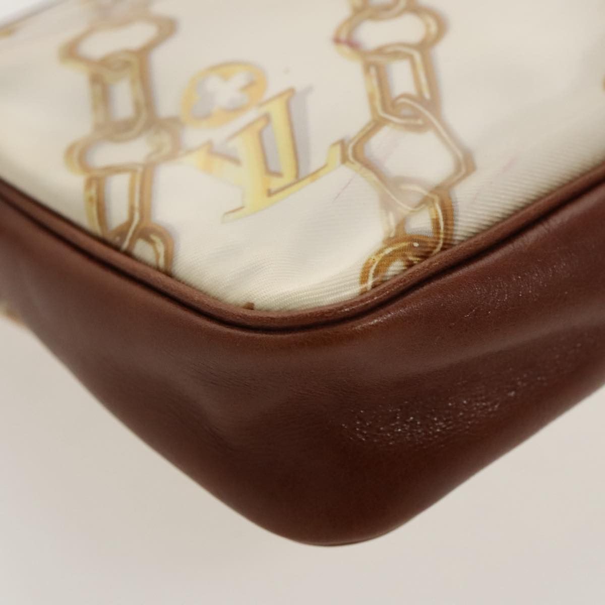 Louis Vuitton Pochette Accessoire White Vinyl Clutch Bag (Pre-Owned) Size ONE SIZE - 7 Thumbnail