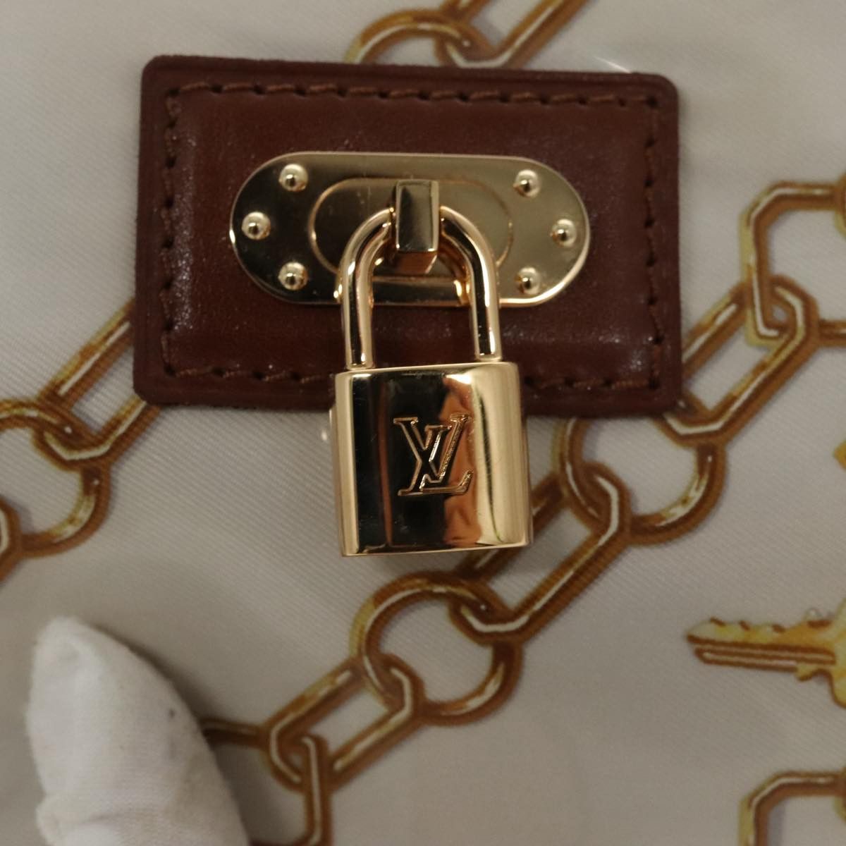 Louis Vuitton Pochette Accessoire White Vinyl Clutch Bag (Pre-Owned) Size ONE SIZE - 12 Thumbnail