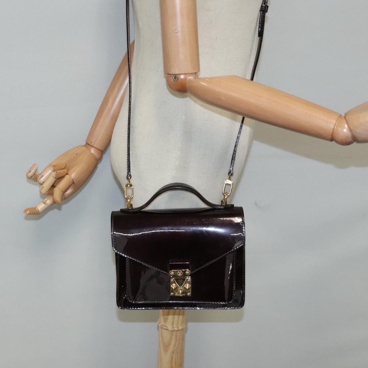 Louis Vuitton Monceau Burgundy Patent Leather Handbag (Pre-Owned) Size ONE SIZE - 17 Thumbnail