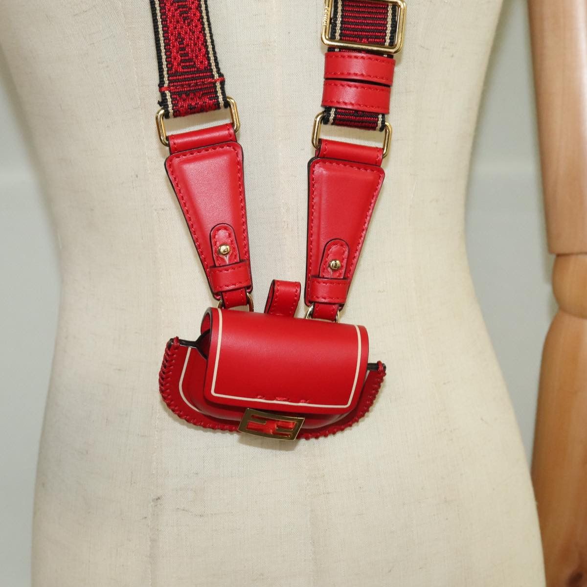 Fendi Baguette Red Leather Wallet (Pre-Owned) Size ONE SIZE - 20 Thumbnail
