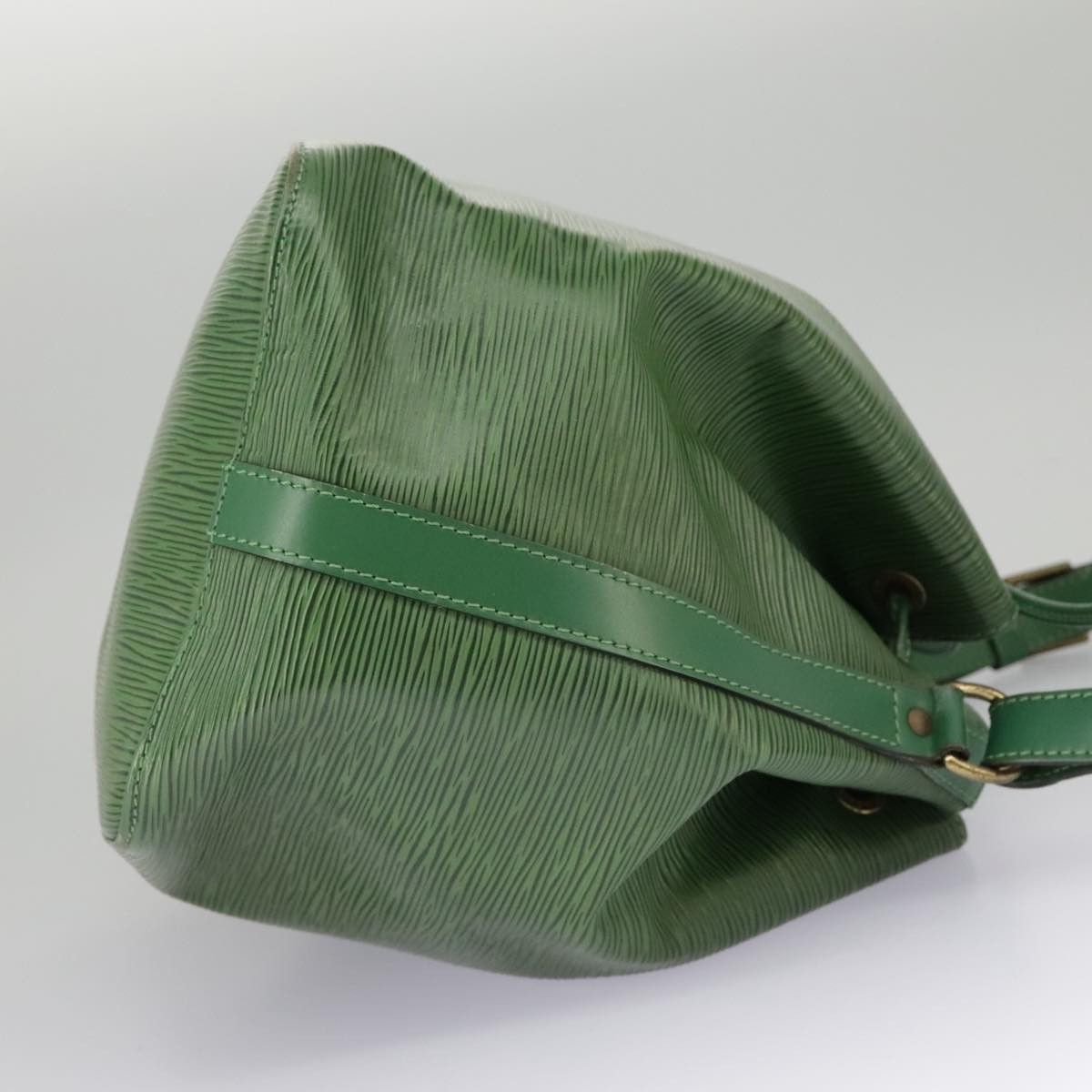 Louis Vuitton Noé Green Leather Shoulder Bag (Pre-Owned) Size ONE SIZE - 3 Thumbnail