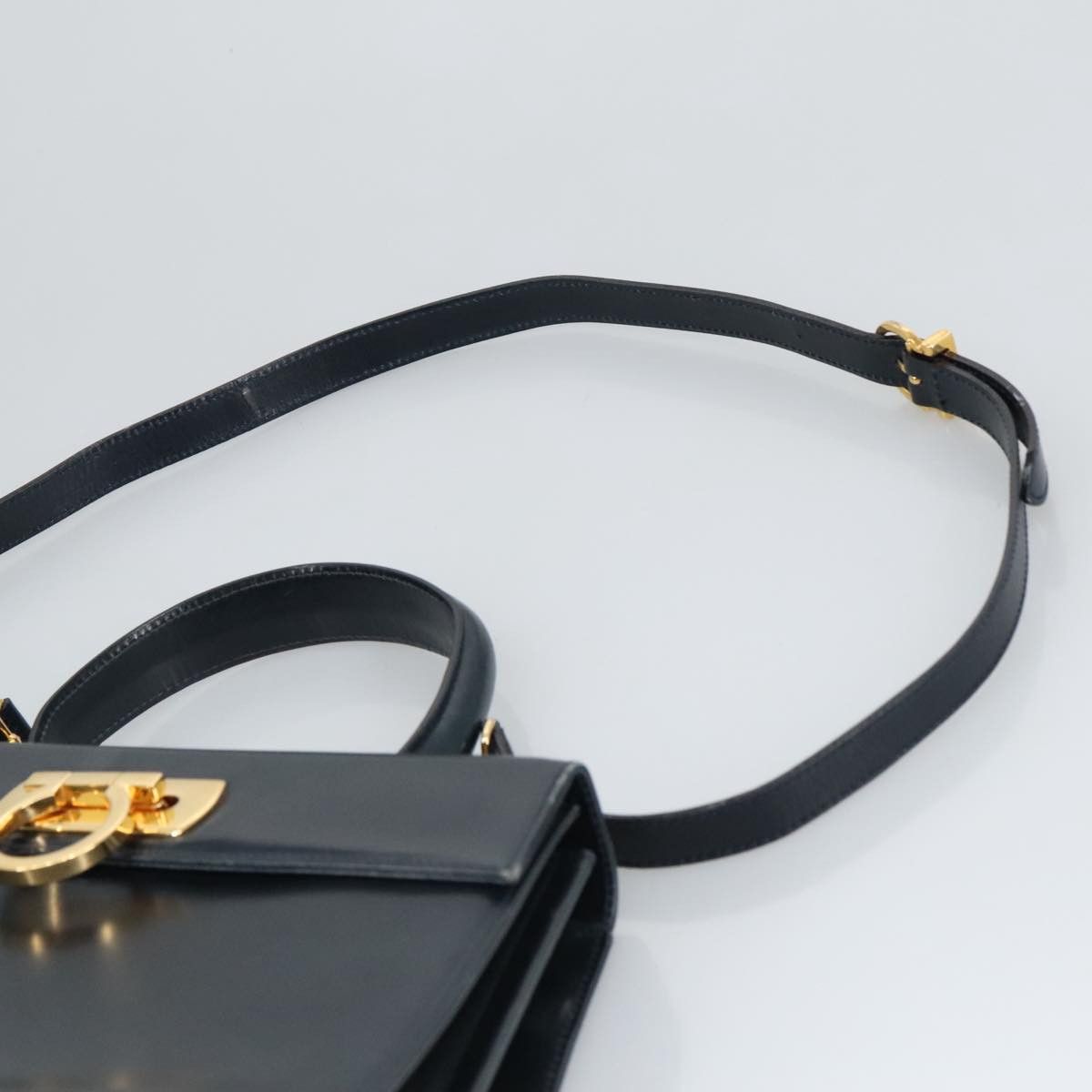 Salvatore Ferragamo Gancini Navy Leather Handbag (Pre-Owned) Size ONE SIZE - 16 Thumbnail