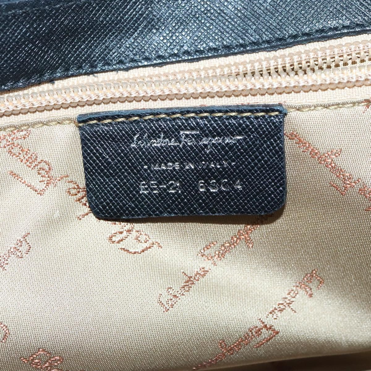 Salvatore Ferragamo Gancini Black Leather Shoulder Bag (Pre-Owned) Size ONE SIZE - 15 Thumbnail
