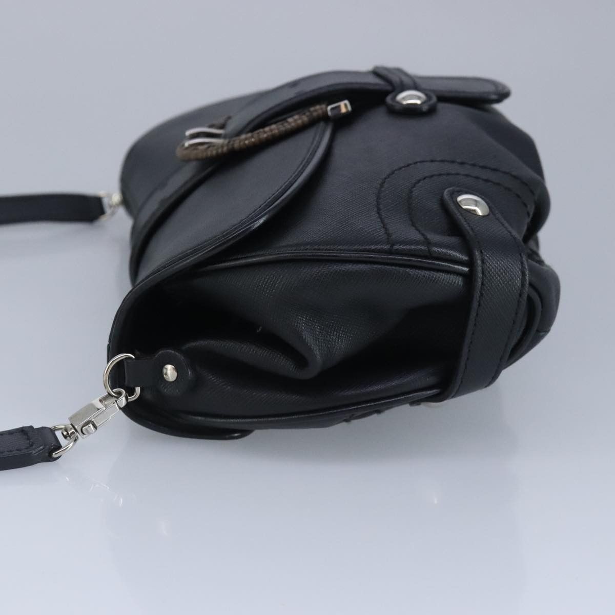 Salvatore Ferragamo Gancini Black Leather Shoulder Bag (Pre-Owned) Size ONE SIZE - 3 Thumbnail