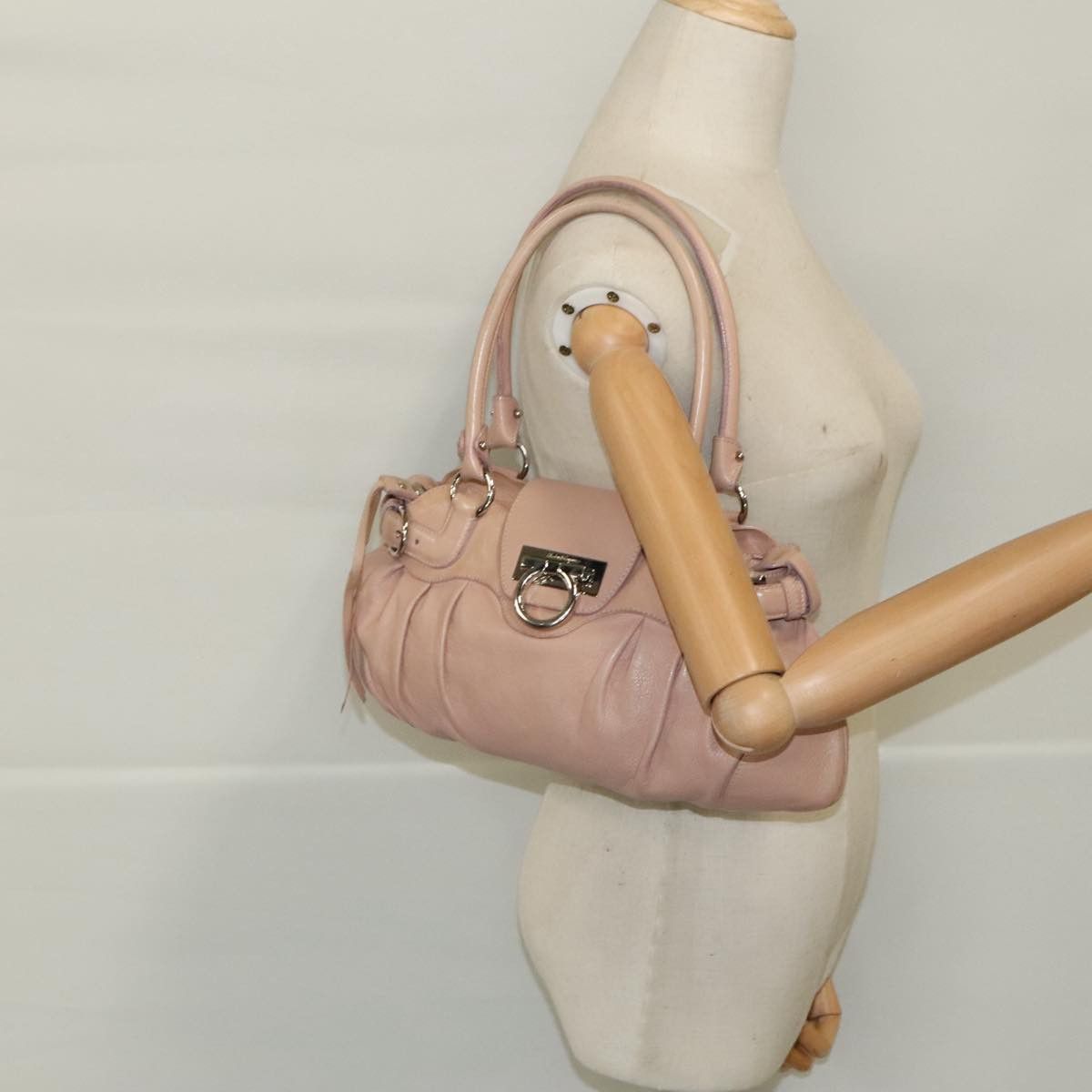 Salvatore Ferragamo Gancini Beige Leather Handbag (Pre-Owned) Size ONE SIZE - 14 Thumbnail