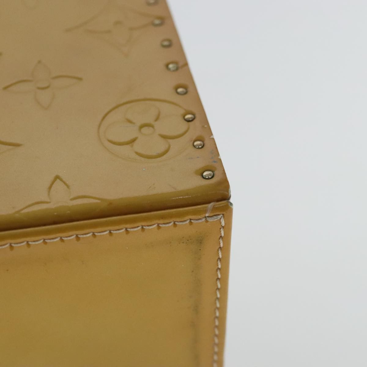 Louis Vuitton Bleecker Beige Patent Leather Clutch Bag (Pre-Owned) Size ONE SIZE - 10 Thumbnail
