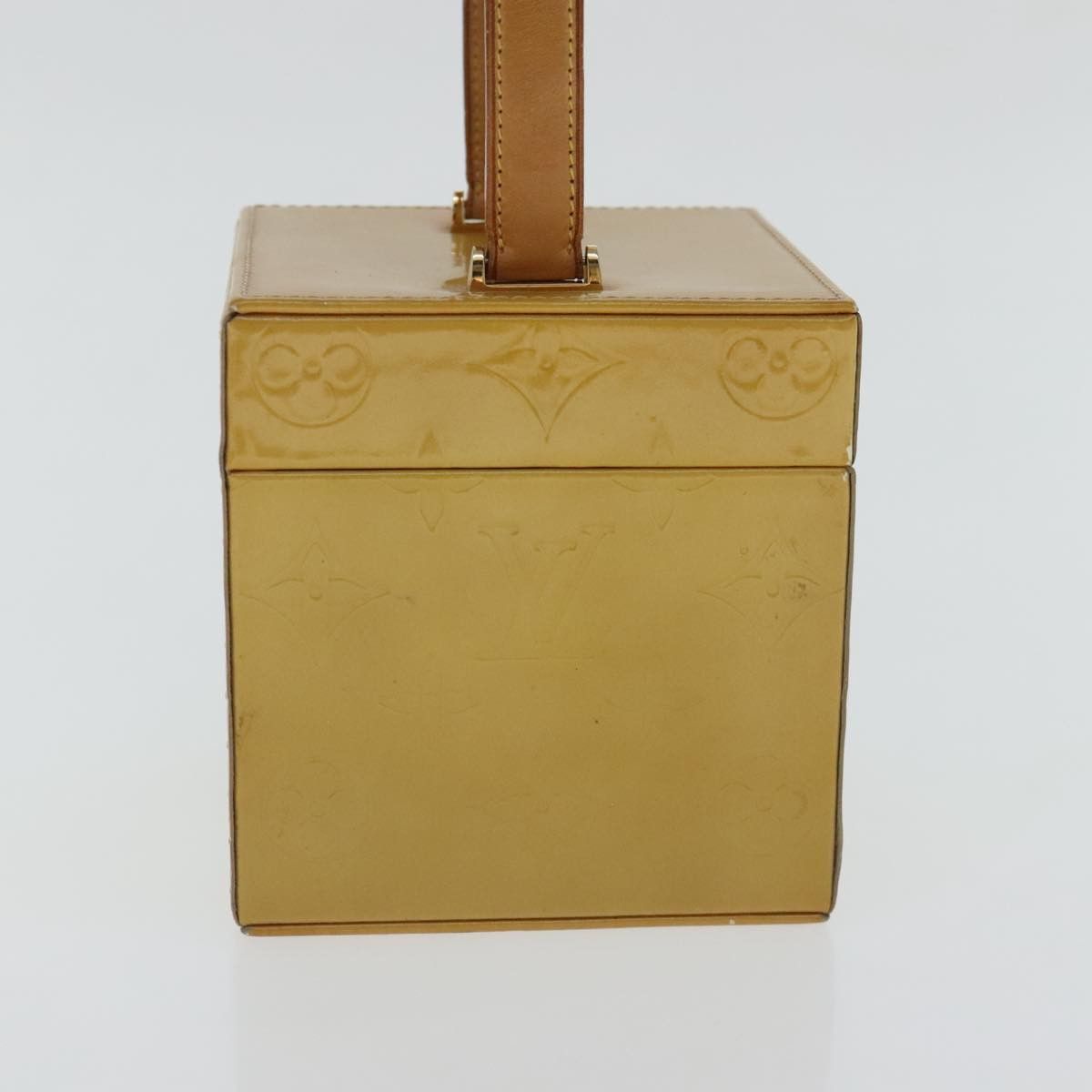 Louis Vuitton Bleecker Beige Patent Leather Clutch Bag (Pre-Owned) Size ONE SIZE - 3 Thumbnail