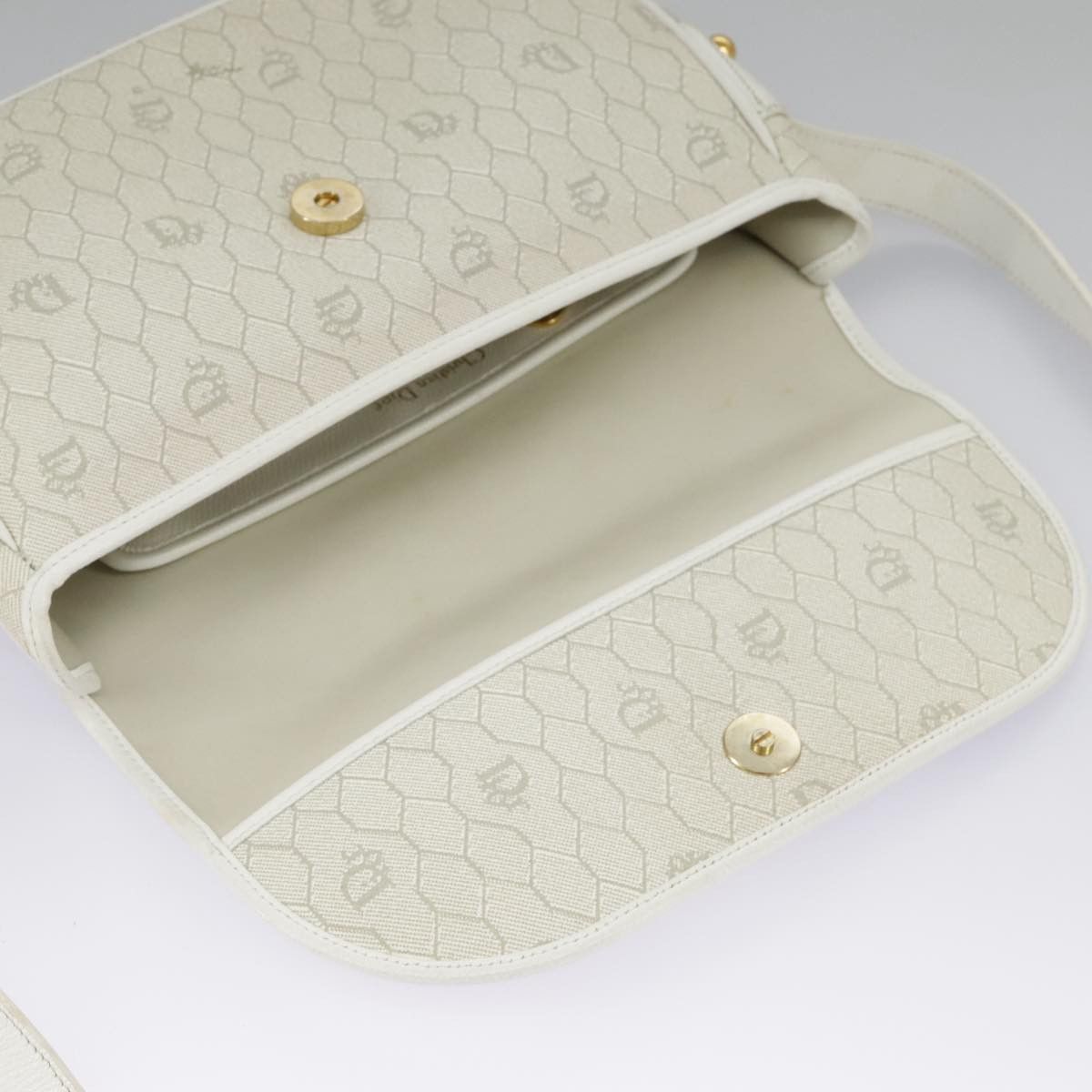 Dior Honeycomb Beige Canvas Shoulder Bag (Pre-Owned) Size ONE SIZE - 19 Thumbnail