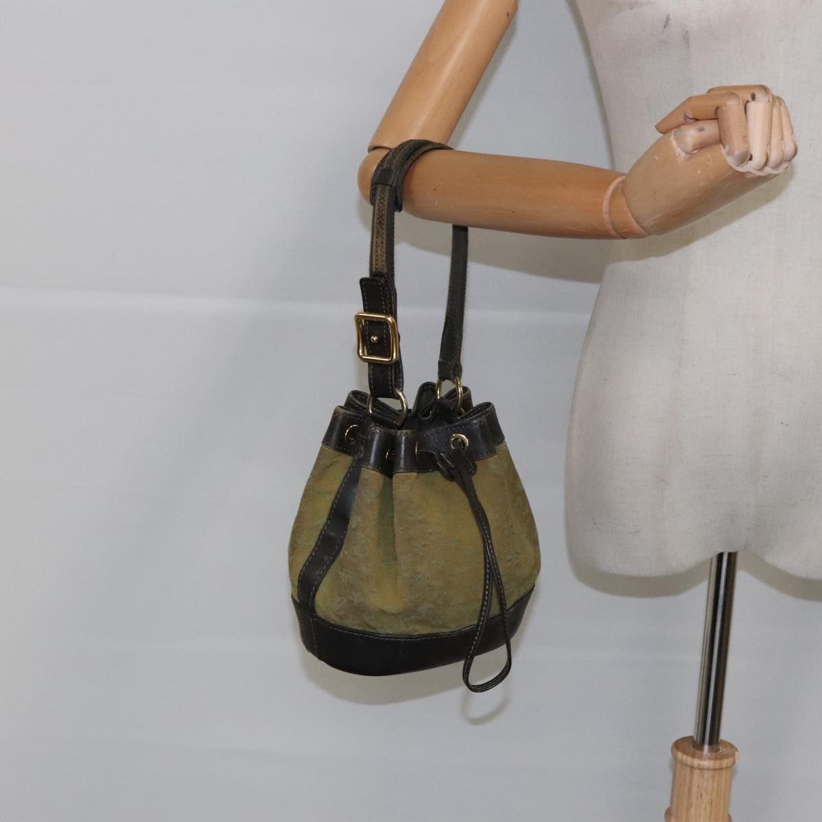 Louis Vuitton Noelie Khaki Canvas Shoulder Bag (Pre-Owned) Size ONE SIZE - 16 Thumbnail
