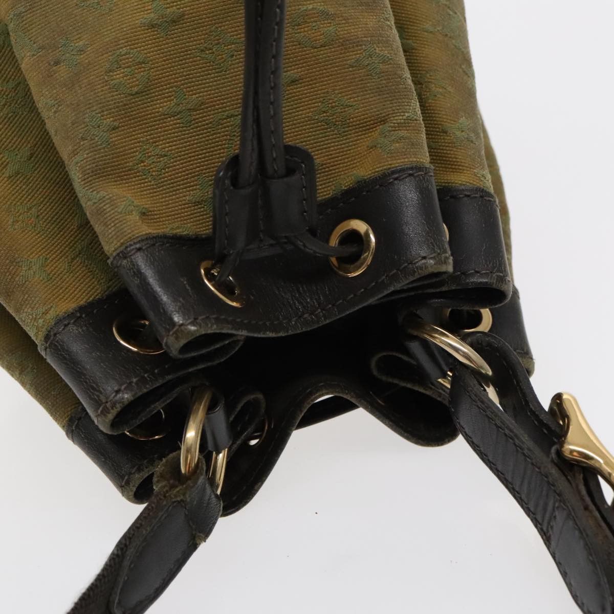 Louis Vuitton Noelie Khaki Canvas Shoulder Bag (Pre-Owned) Size ONE SIZE - 17 Thumbnail