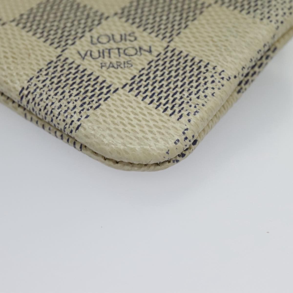 Louis Vuitton Pochette Clés White Canvas Wallet (Pre-Owned) Size ONE SIZE - 12 Thumbnail