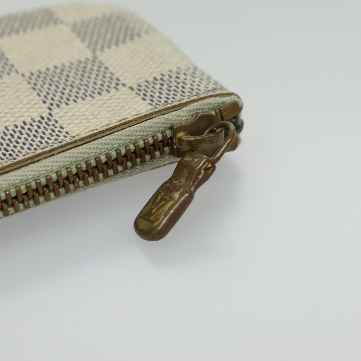 Louis Vuitton Pochette Clés White Canvas Wallet (Pre-Owned) Size ONE SIZE - 13 Thumbnail