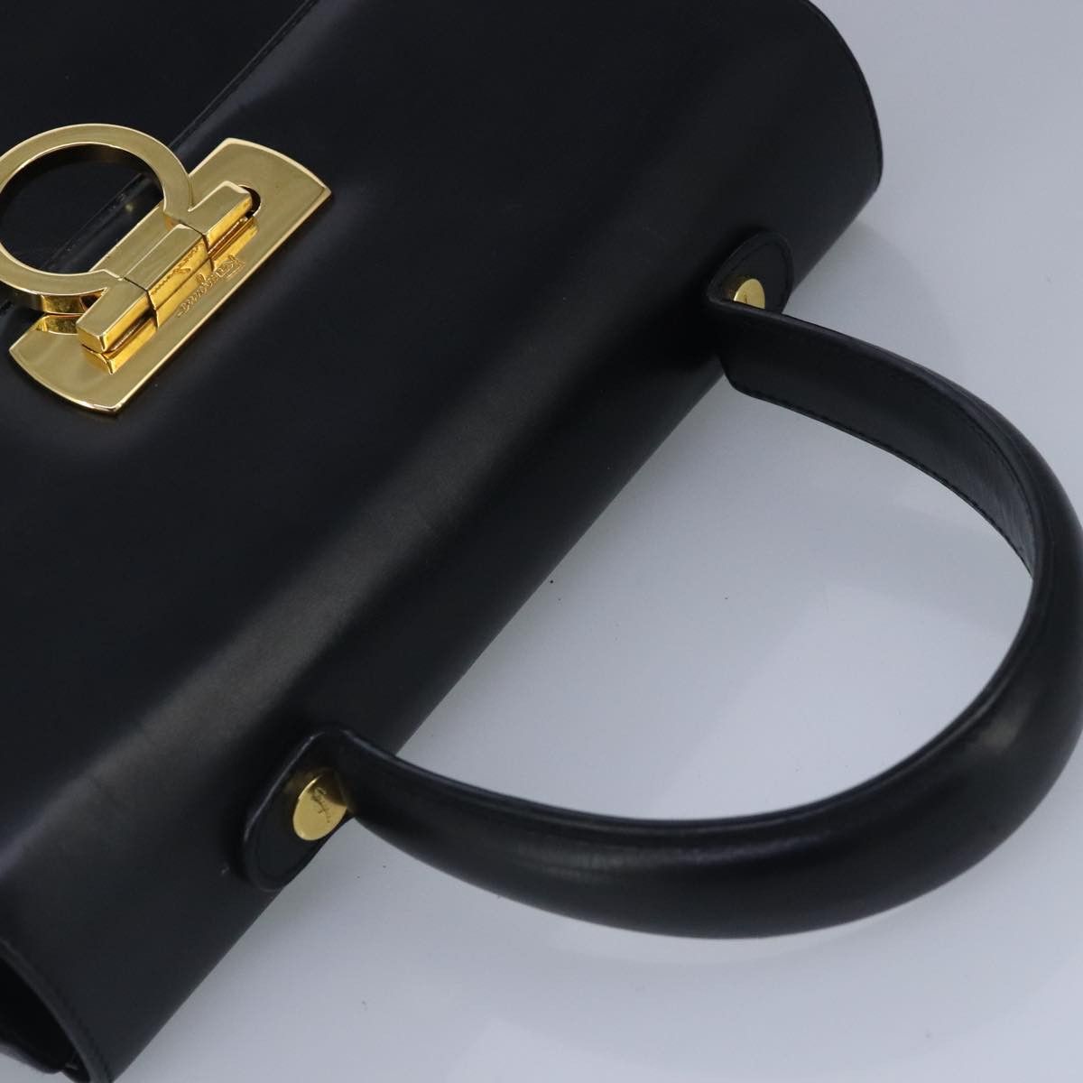 Salvatore Ferragamo Gancini Black Leather Handbag (Pre-Owned) Size ONE SIZE - 5 Thumbnail