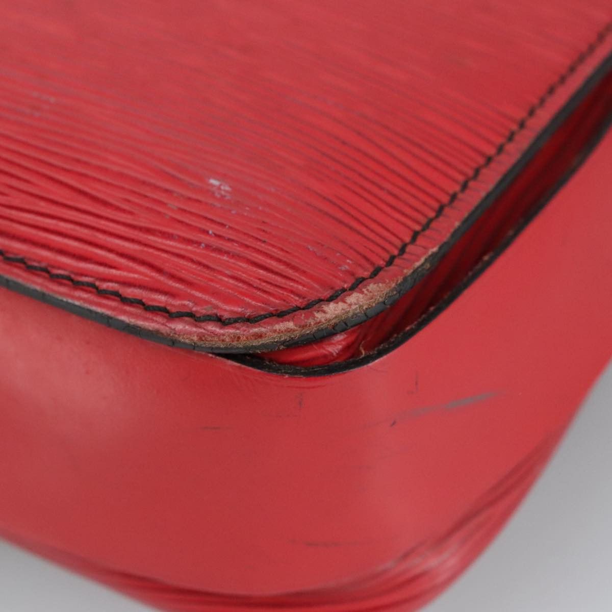 Louis Vuitton Cartouchiere Red Leather Shoulder Bag (Pre-Owned) Size ONE SIZE - 8 Thumbnail