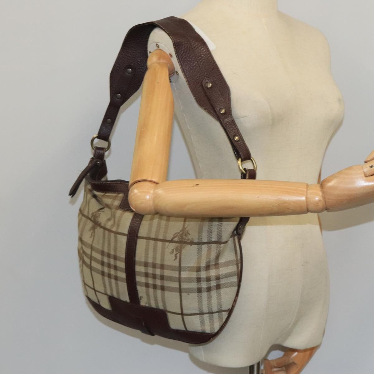 Burberry Nova Check Beige Canvas Shoulder Bag (Pre-Owned) Size ONE SIZE - 16 Thumbnail