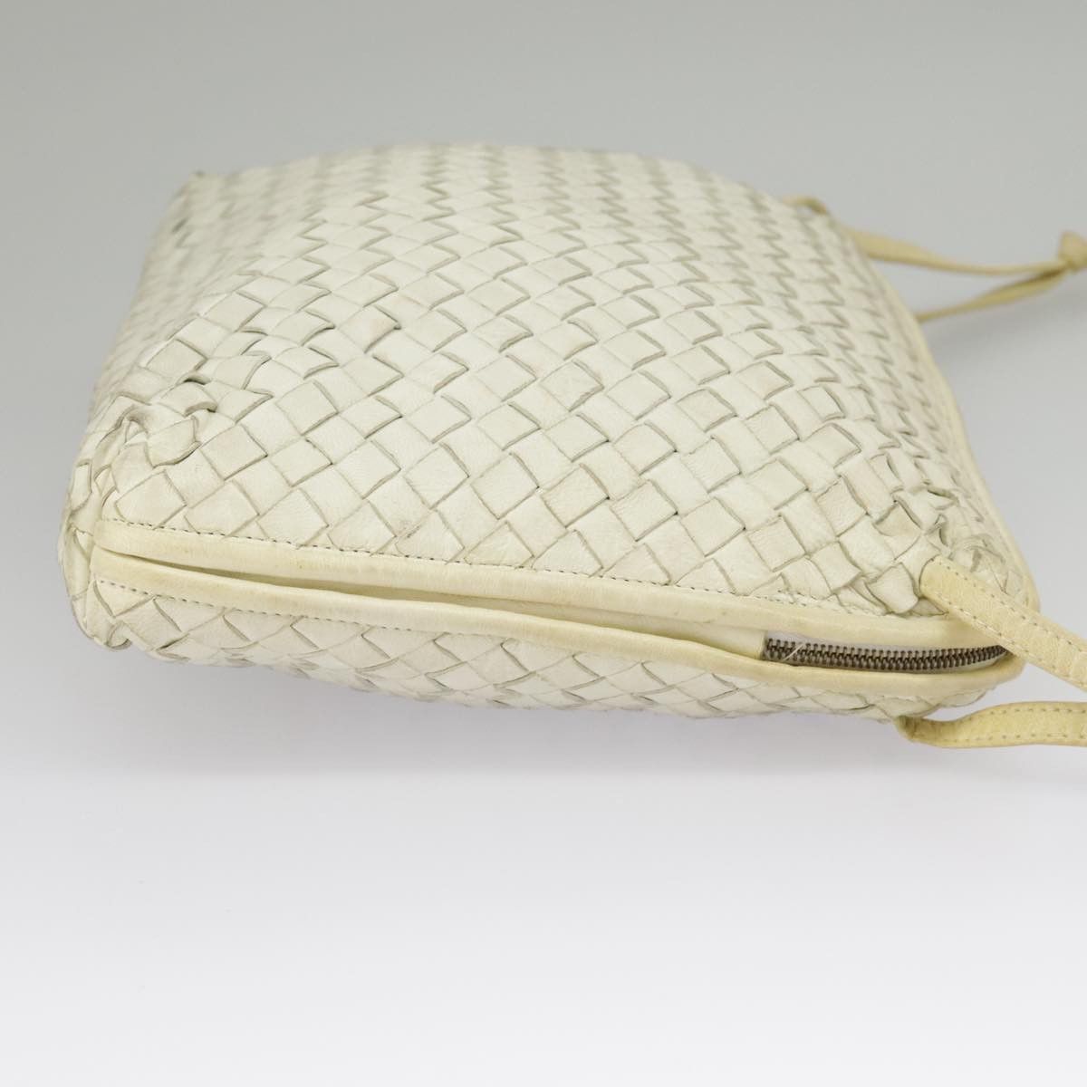 Bottega Veneta Intrecciato White Leather Shoulder Bag (Pre-Owned) Size ONE SIZE - 3 Thumbnail