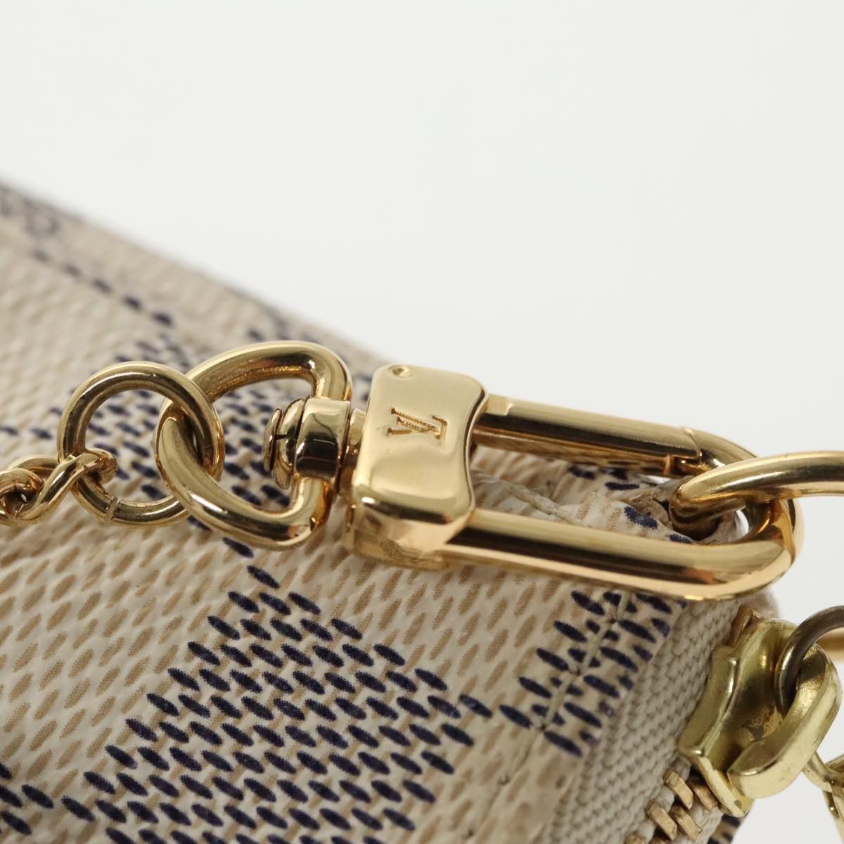 Louis Vuitton Pochette Accessoire Grey Canvas Handbag (Pre-Owned) Size ONE SIZE - 20 Thumbnail