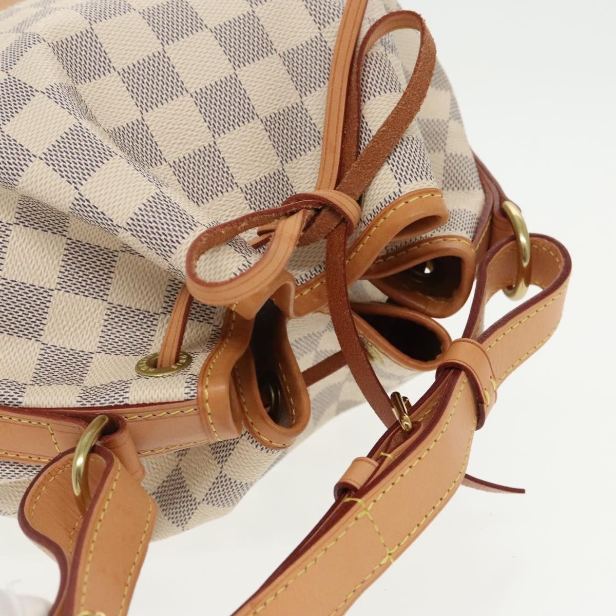 Louis Vuitton Noé White Canvas Shoulder Bag (Pre-Owned) Size ONE SIZE - 12 Thumbnail