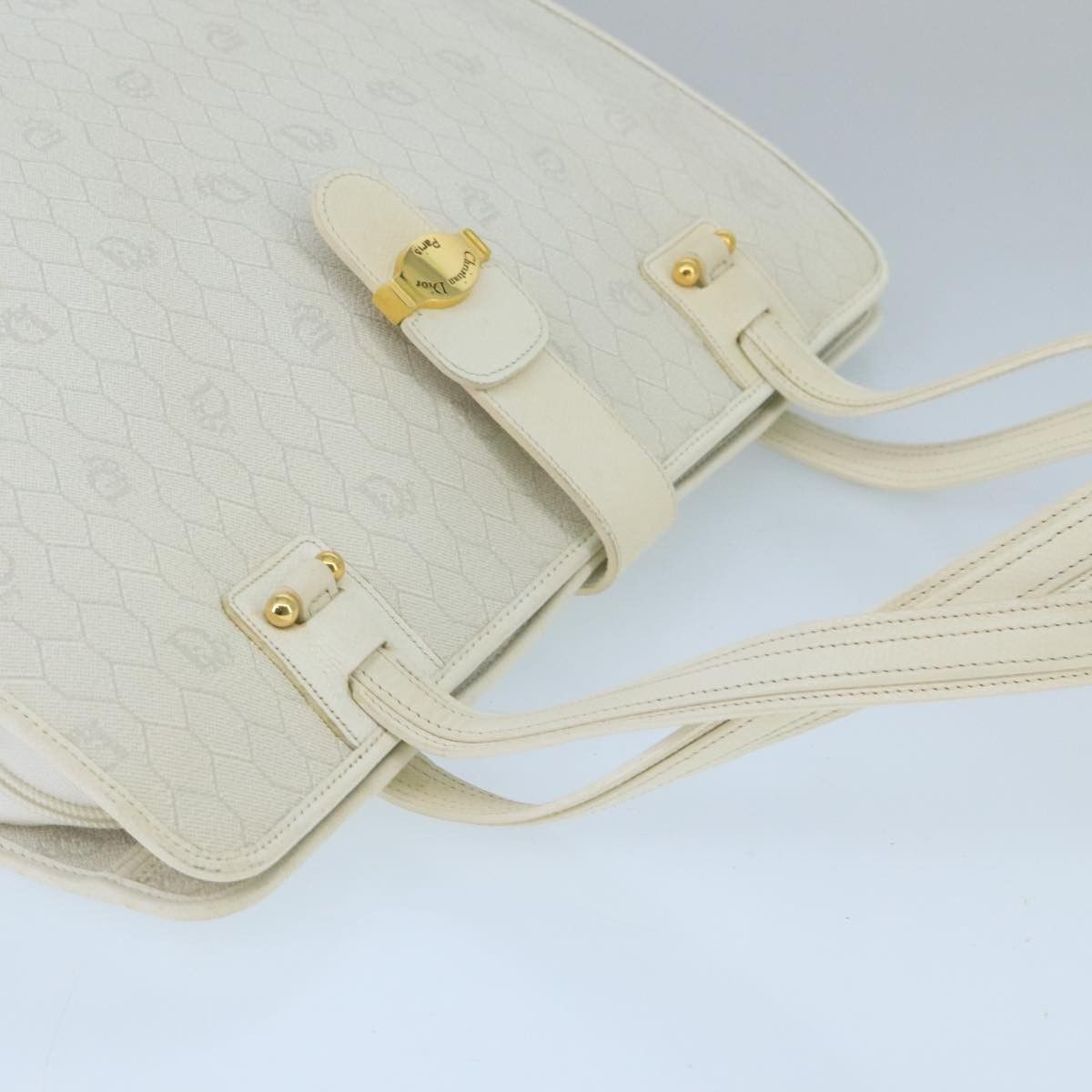 Dior Honeycomb White Canvas Shoulder Bag (Pre-Owned) Size ONE SIZE - 16 Thumbnail