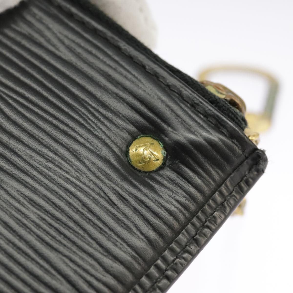 Louis Vuitton Pochette Clés Black Leather Wallet (Pre-Owned) Size ONE SIZE - 16 Thumbnail