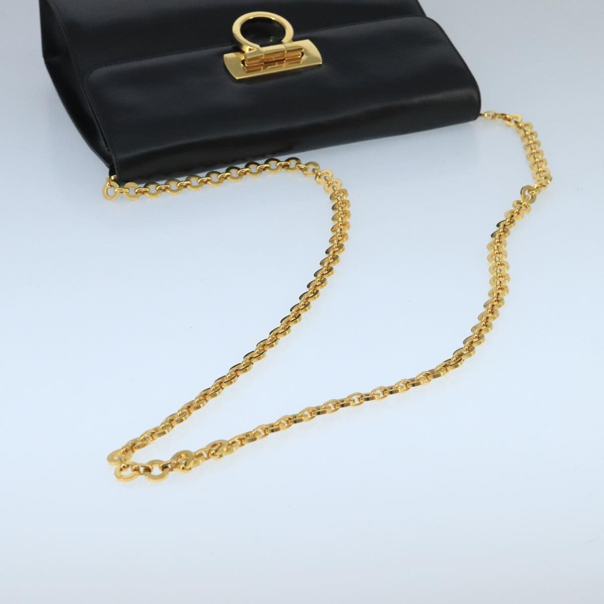 Salvatore Ferragamo Gancini Black Leather Shoulder Bag (Pre-Owned) Size ONE SIZE - 5 Thumbnail