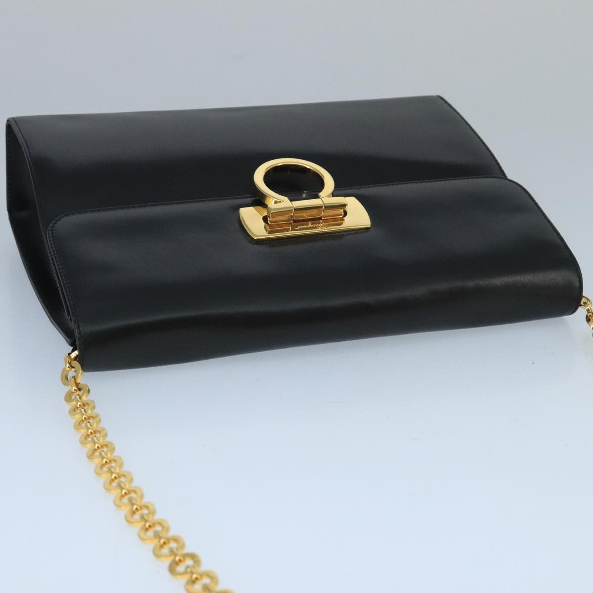 Salvatore Ferragamo Gancini Black Leather Shoulder Bag (Pre-Owned) Size ONE SIZE - 17 Thumbnail