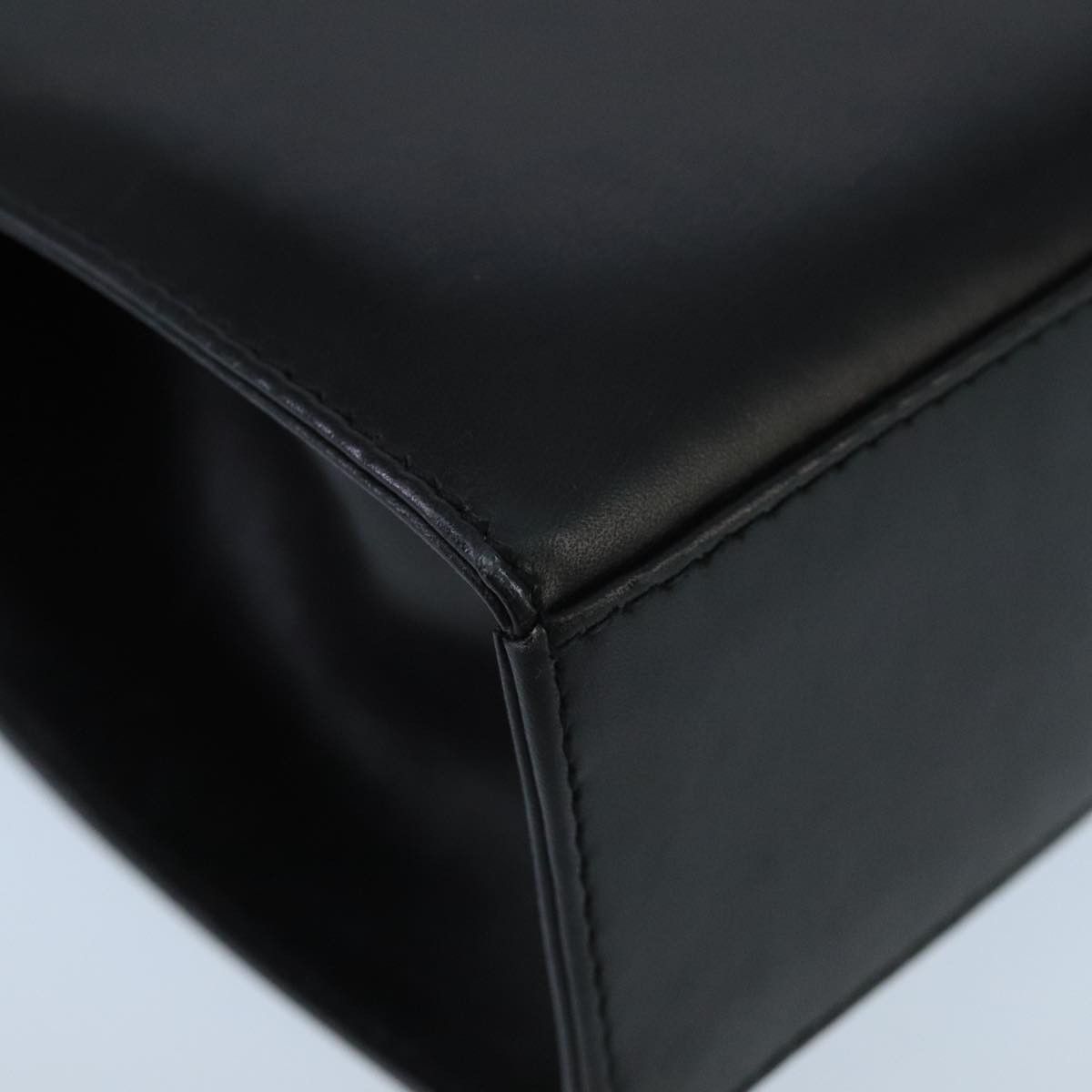 Salvatore Ferragamo Gancini Black Leather Shoulder Bag (Pre-Owned) Size ONE SIZE - 7 Thumbnail