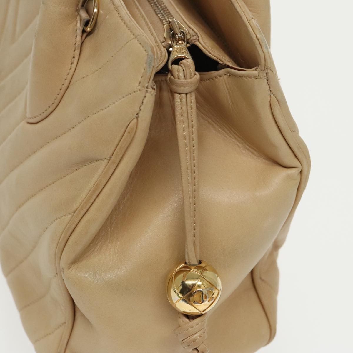 Chanel V-Stich Beige Leather Handbag (Pre-Owned) Size ONE SIZE - 19 Thumbnail