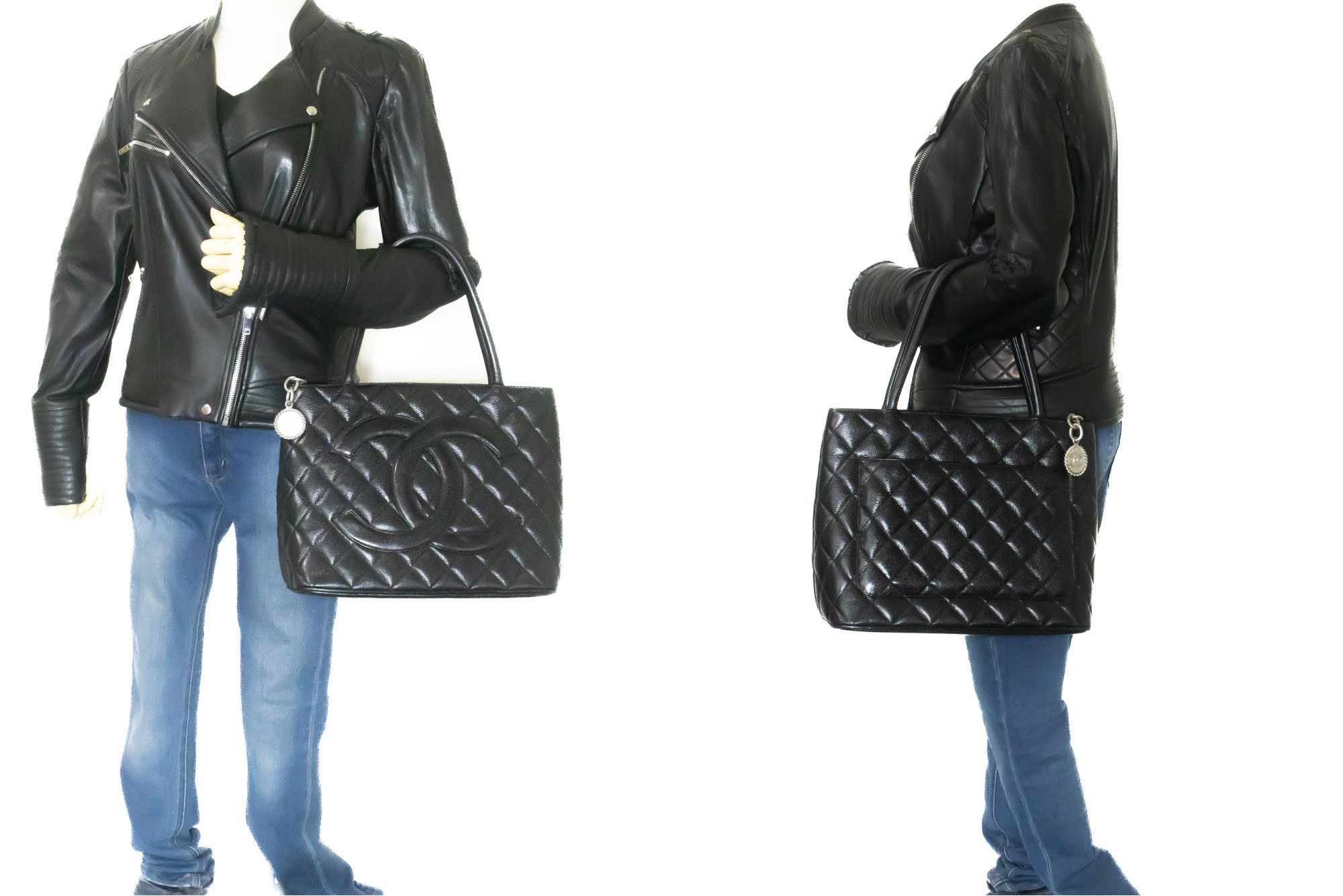 Chanel Medaillon Black Leather Shoulder Bag (Pre-Owned) Size ONE SIZE - 11 Thumbnail
